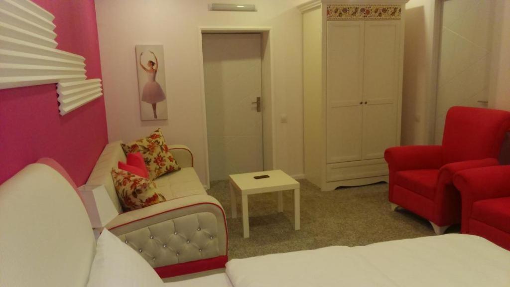 Hotel Lilo Near Airport Tbilisi Exterior photo